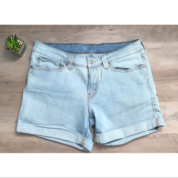 Levi's Pants - SALE❗️Levi’s Light Wash Denim Cuffed Shorts
